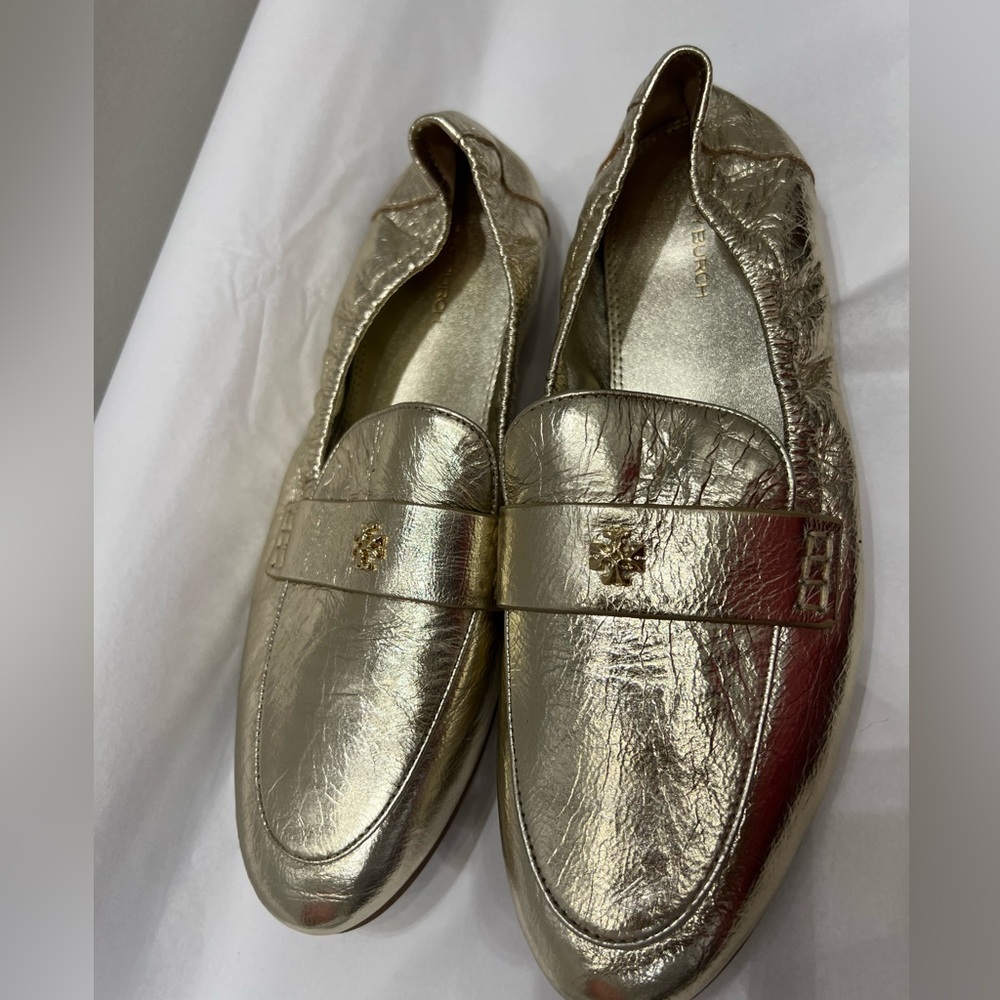 New without tag Tory Burch Metallic Gold Loafers